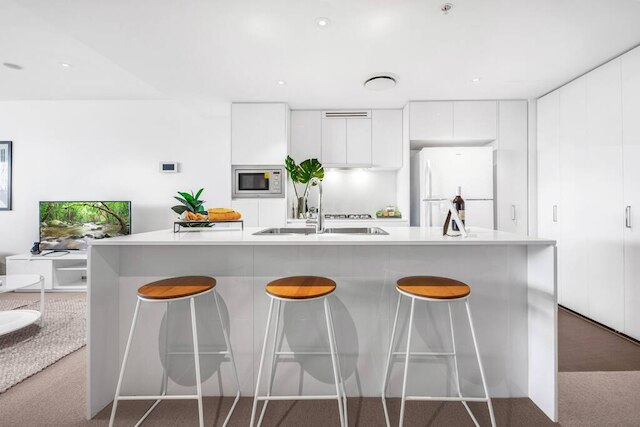 2ベッドルーム ラグジュアリー スカイタワー ビューズ CBD プール ジム Netflix