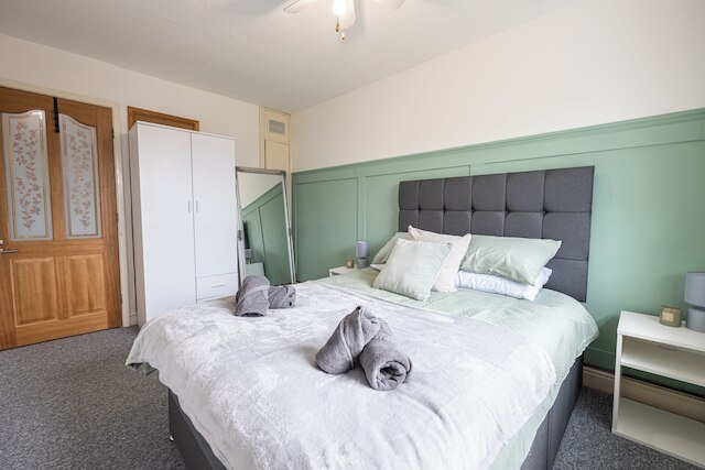 リラクシング 4ベッドルーム ニア シティ センター