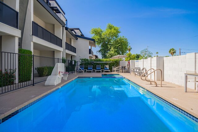 NEW デザート スタンダード モダン 3 レベル オアシス