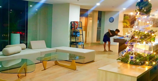 モダン スタジオ プールサイド バルコニー ニア マクタン エアポート