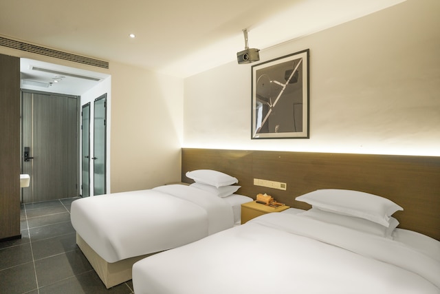 Time Wharf Hotel - Jiefangbei Shibati