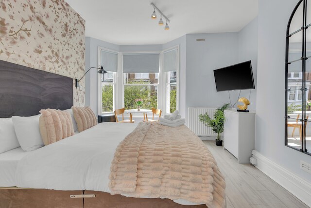 レナ ガーデンズ アパートメンツ ハマースミス