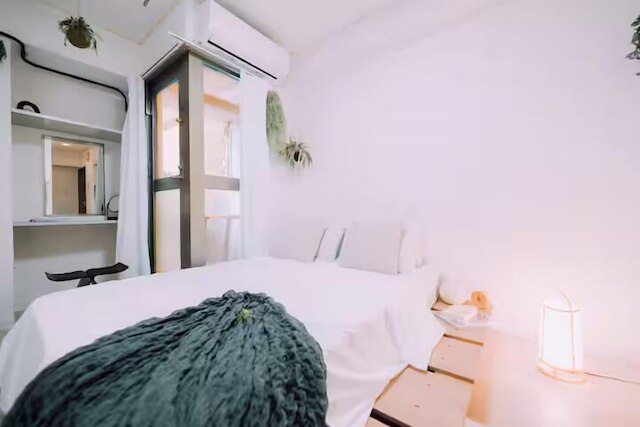 Minimalist Loft 1002