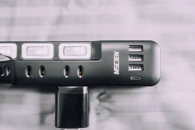 Minimalist Loft 1003