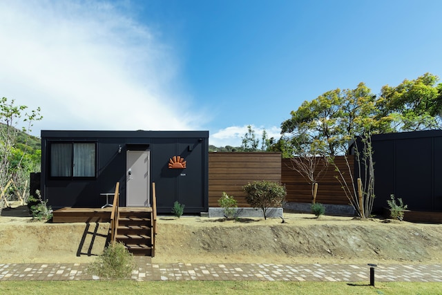 amarancia cottage hugging nature house