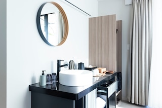 amarancia cottage hugging nature house