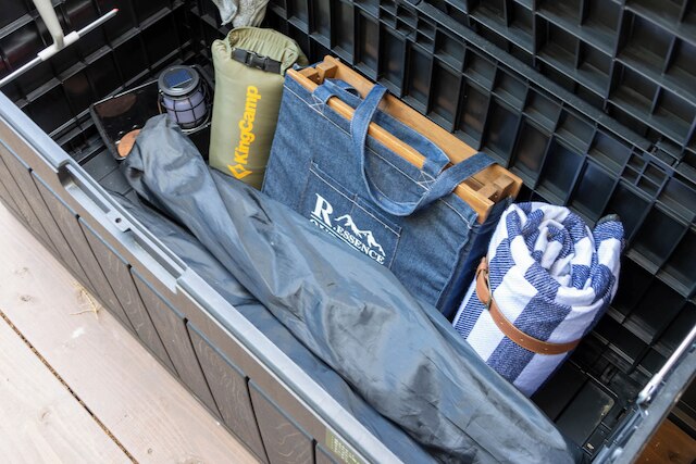 amarancia cottage hugging nature house