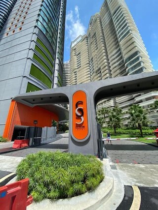 スカイ スイーツ KLCC バイ イージー ナップ