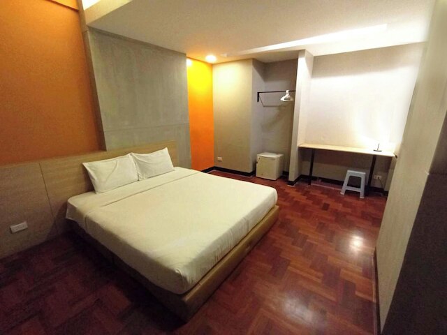 GO INN シーロム ロード - BTS セント ルイス