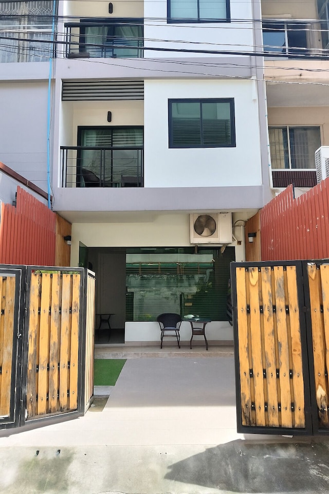 ヨン INN スクンビット 4 - BTS ナナ