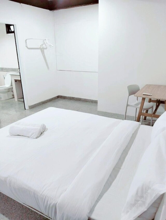 ミトル イン スクンビット 2 - BTS ナナ