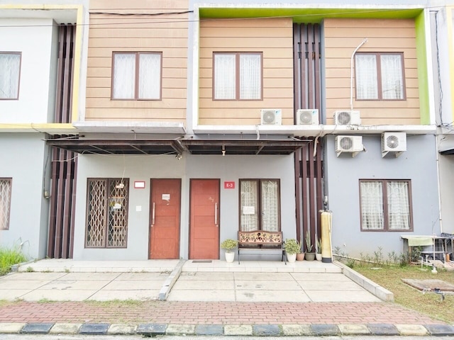 コロンバス ホーミー シャリア