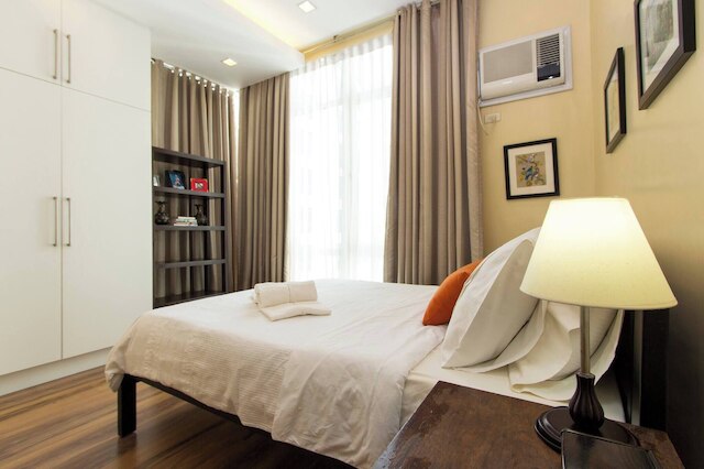 エレガント 2 ベッドルーム アパートメント イン アップスケール フォート BGC ファスト WiFi