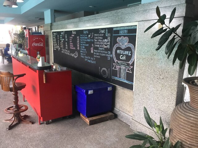 オリエンタル 1ベッドルーム ウィズ プール & ジム ニア BTS プロンポン