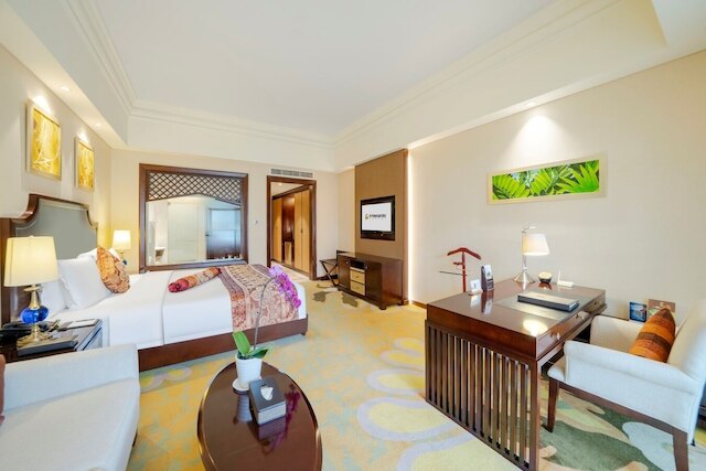 Poly International Hot Spring Hotel