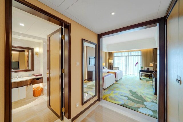 Poly International Hot Spring Hotel