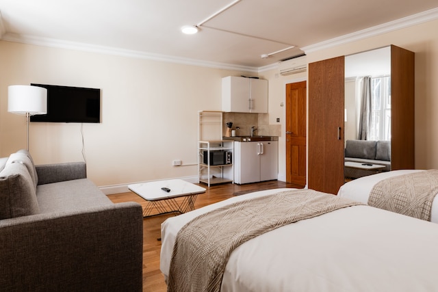 ウォーム アパートメンツ イン クイーンズウェイ