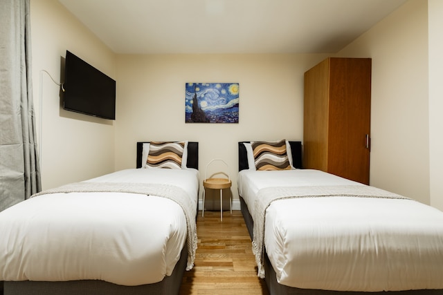 ウォーム アパートメンツ イン クイーンズウェイ