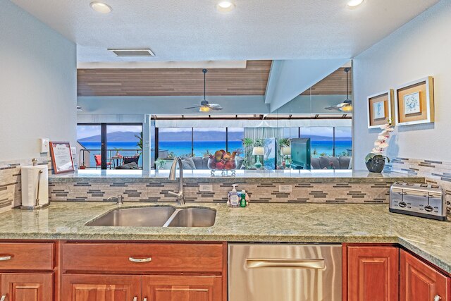 サンズ オブ カハナ 281 2ベッド/2バス ペントハウス 1 ベッドルーム コンド