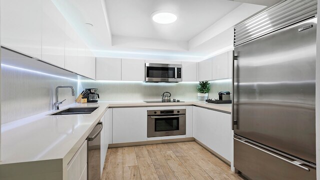 ラグジュアリー バケーション レンタルズ アット 1 ホテル & ホームズ by LRMB