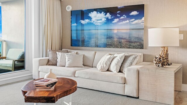 ラグジュアリー バケーション レンタルズ アット 1 ホテル & ホームズ by LRMB