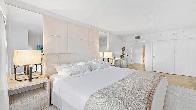 ラグジュアリー バケーション レンタルズ アット 1 ホテル & ホームズ by LRMB