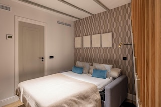 エドモンド バイブス プエルタ デル ソル