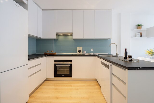 エドモンド バイブス エアポート - イフェマ ハブ