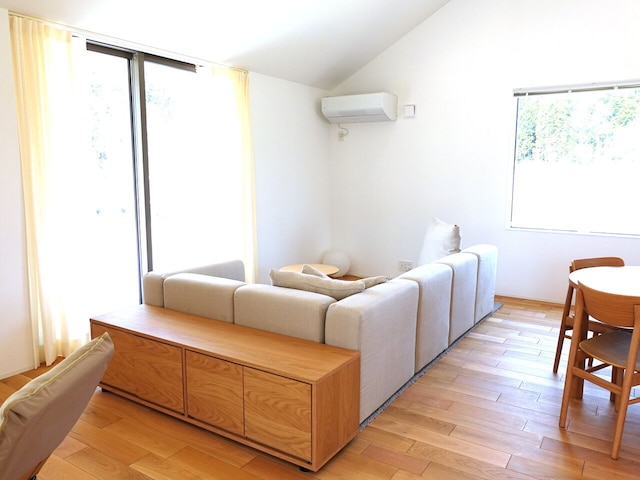 高嶺の森のコテージ