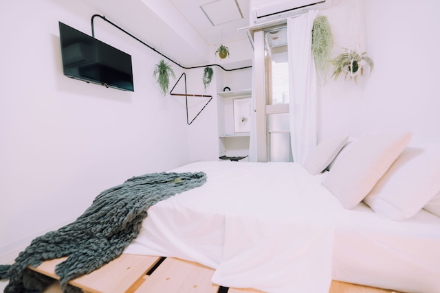 Minimalist Loft 702