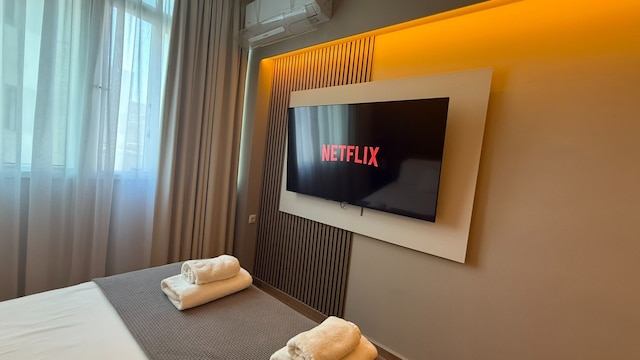 モナスティラキ 303 スーパーホスト ハブ