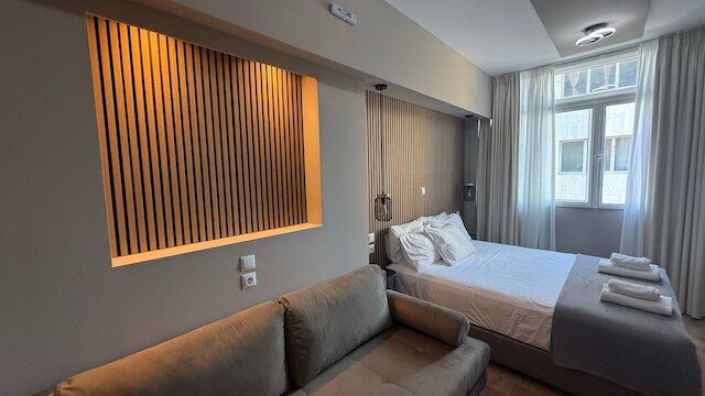 モナスティラキ 303 スーパーホスト ハブ