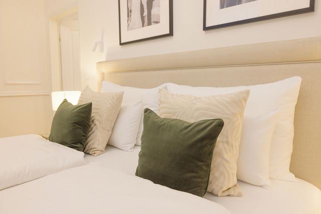 ラファエル カイザー - シグネチャー アパートメンツ