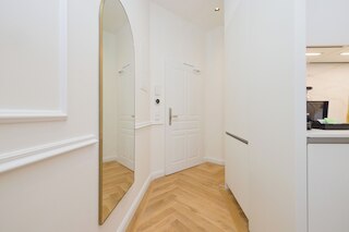 ラファエル カイザー - シグネチャー アパートメンツ