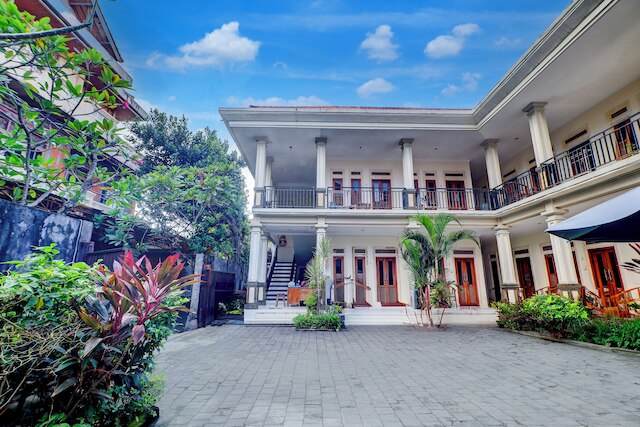 ホテル オ バリ ニア ビーチウォーク ショッピング センター フォーマリー バジェット ドア レギャン イン