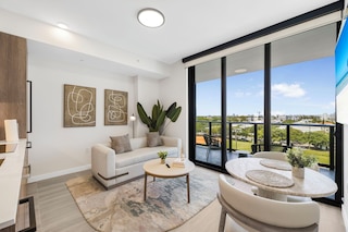 ラグジュアリー コンドス ニア マイアミ ビーチ