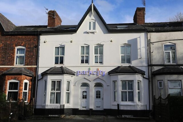 エイペックス ルームズ アット パーク シティ