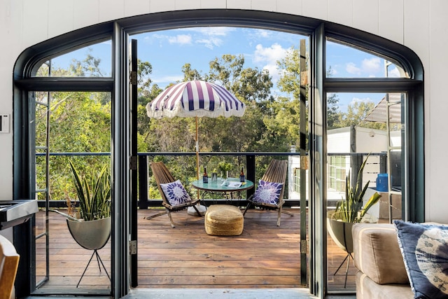 シック LA ハイダウェイ ウィズ ソーキングタブ, ファイヤーピット ラウンジ & トランクィル バックヤード