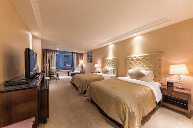 Stay in Wuhan Nearly railway station