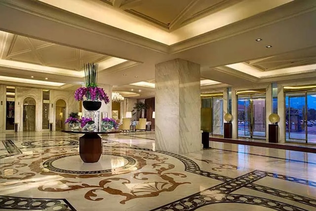 Stay in Wuhan Nearly railway station