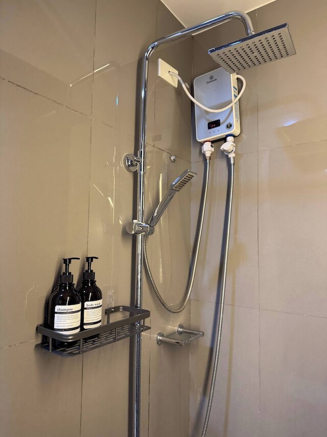 エンタイア プレイス イン セントラル マカティ