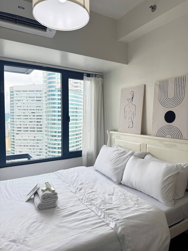 エンタイア プレイス イン セントラル マカティ