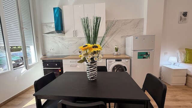 ナファー アパートメンツ I