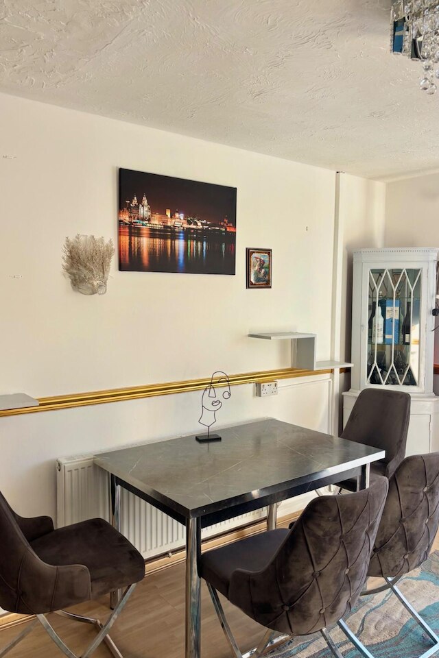 スワロー フィールズ コージー ハウス イン リバプール