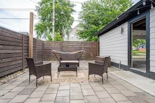 アンワインド. エンターテイン. エクスプロー. : ダウンタウン インディ