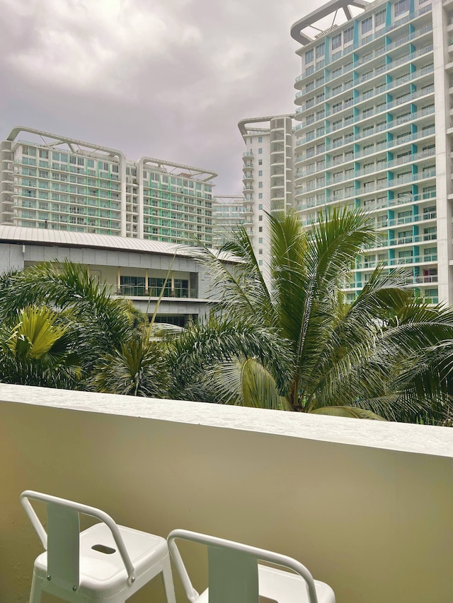 ラスト ミニット ディール アズール ステイケーション ジューン プロモ!