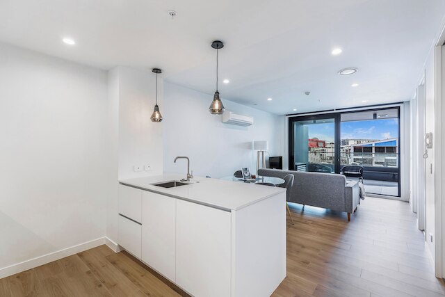 スタイリッシュ アパート+バルコニー+フル アメニティーズ ゾディアック ステイズ