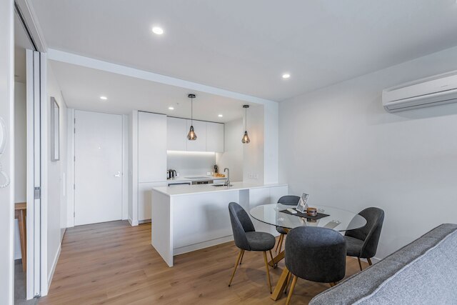 スタイリッシュ アパート+バルコニー+フル アメニティーズ ゾディアック ステイズ