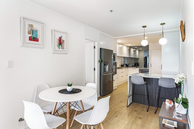 セントラル CBD アパート | バルコニー & スタイル | ゾディアック ステイズ