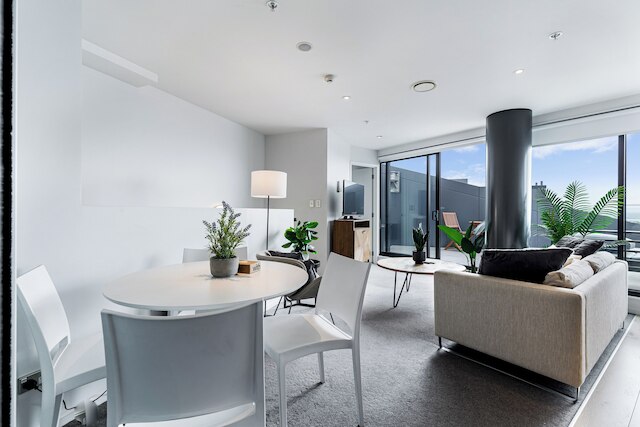 プール, ジム & モダン 2ベッドルーム スカイ タワー ビュー ゾディアック ステイズ